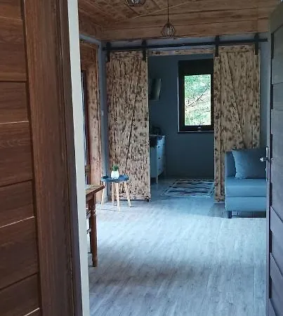 Zielenina 度假居 Mierzeszyn